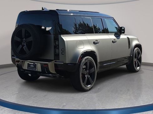 Used 2025 Land Rover Defender 110 X AWD/4WD image 5