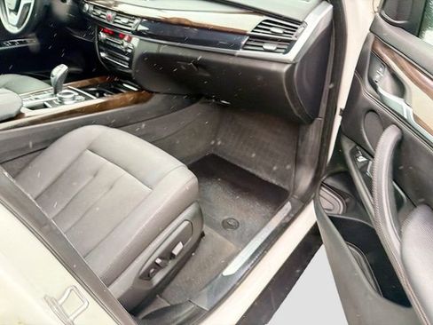 Used 2018 BMW X5 xDrive35i w/ M Sport Package image 29