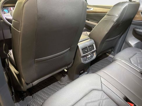 New 2026 Volkswagen Atlas SE image 14