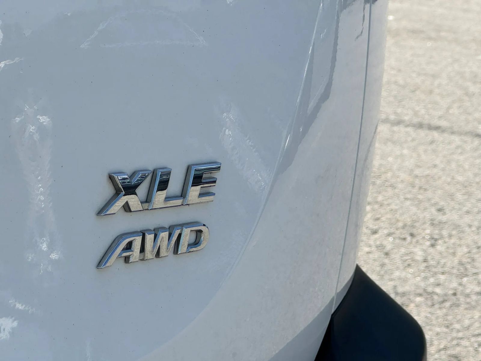 Used 2013 Toyota RAV4 XLE AWD/4WD image 9