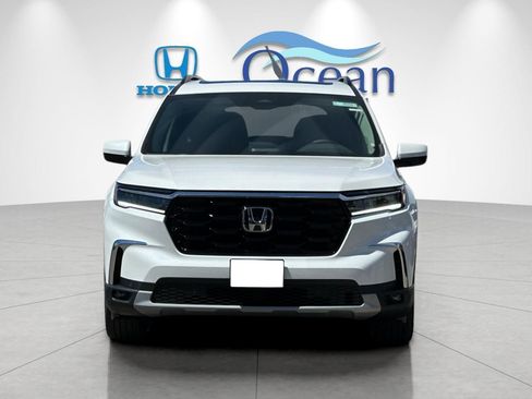 New 2025 Honda Pilot Touring image 8