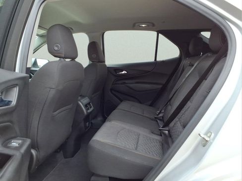 Used 2018 Chevrolet Equinox LT image 12