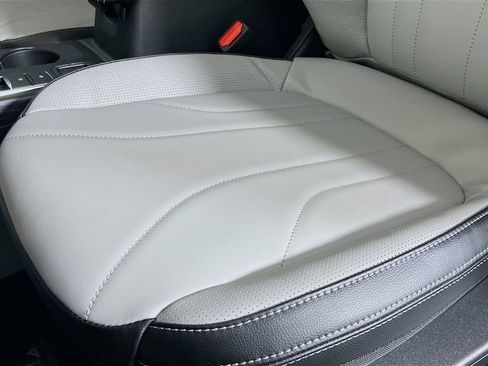 New 2025 Ford Escape SE w/ PHEV Premium Package image 23