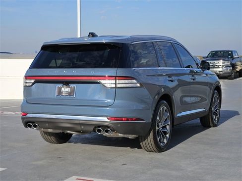 New 2026 Lincoln Aviator Reserve image 7
