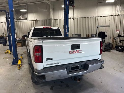 Used 2015 GMC Sierra 2500 2WD Double Cab w/ Sierra Convenience Package image 9