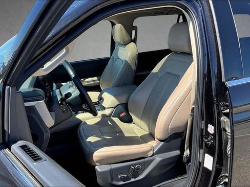 Used 2024 Ford Expedition Limited AWD/4WD image 23