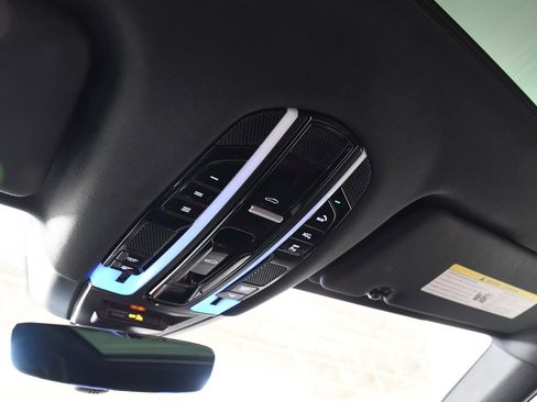 Used 2020 Porsche Cayenne S image 33