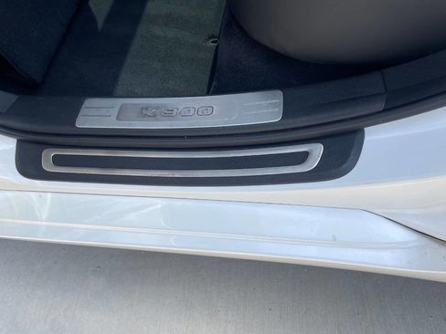 Used 2016 Kia K900 Luxury RWD image 32