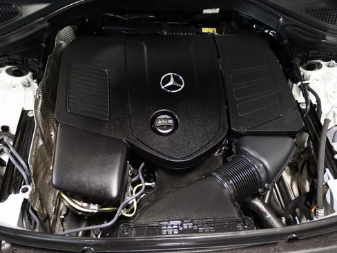 Used 2025 Mercedes-Benz GLC 300 4MATIC Coupe image 95