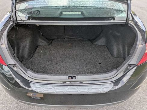 Used 2017 Toyota Corolla L FWD image 8