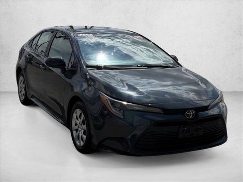 Used 2025 Toyota Corolla LE FWD image 5