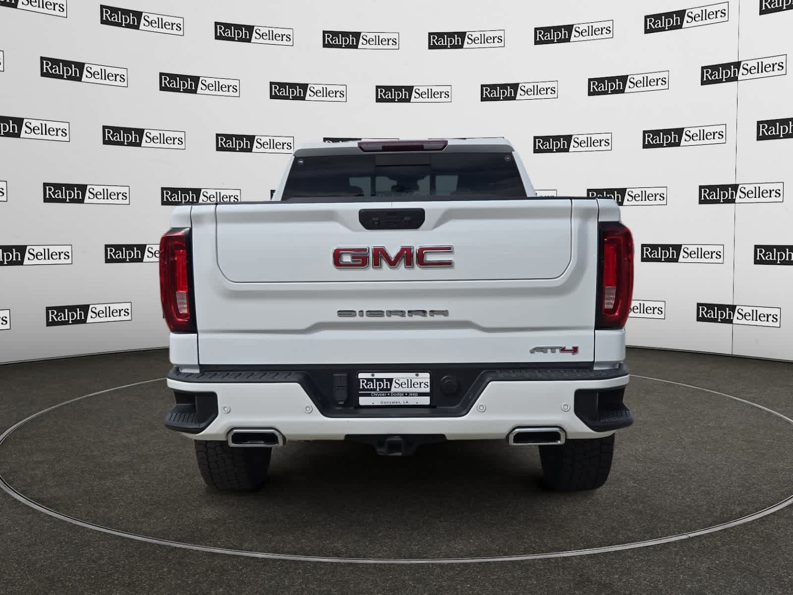 Used 2022 GMC Sierra 1500 AT4 w/ AT4 Premium Package AWD/4WD image 5