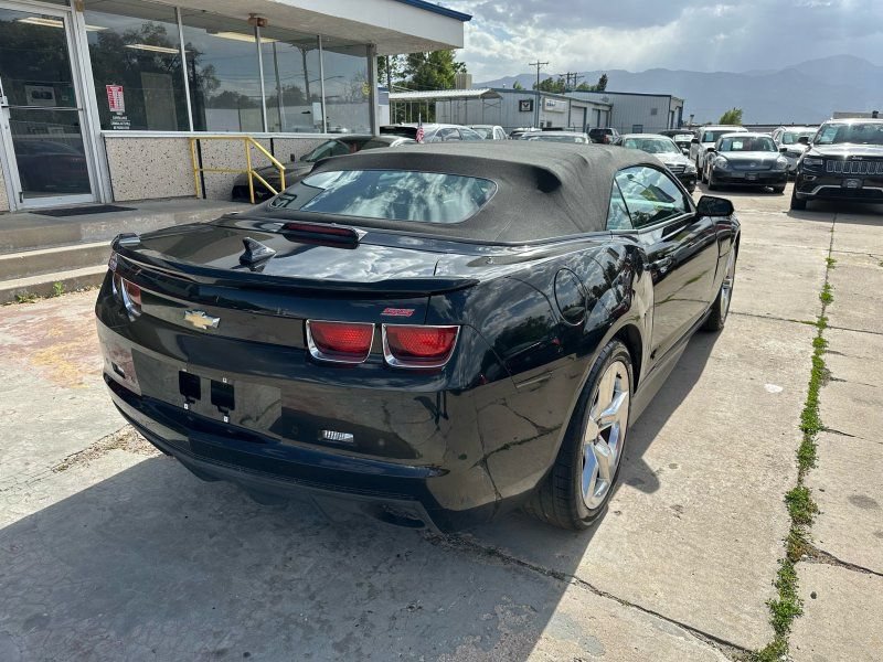 Used 2011 Chevrolet Camaro SS w/ LPO, Ground Effects Package RWD image 8