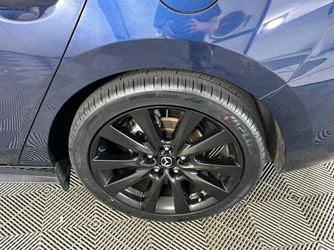 Used 2024 MAZDA MAZDA3 s FWD image 11