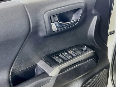 Used 2023 Toyota Tacoma TRD Sport AWD/4WD image 17
