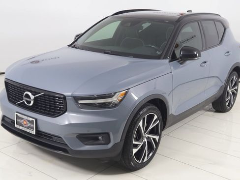 Used 2020 Volvo XC40 T5 R-Design image 21