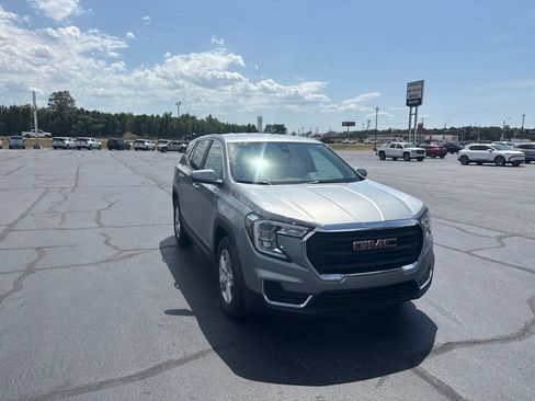 Used 2024 GMC Terrain SLE FWD image 6