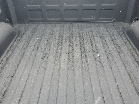 Used 2017 RAM 1500 Outdoorsman image 17