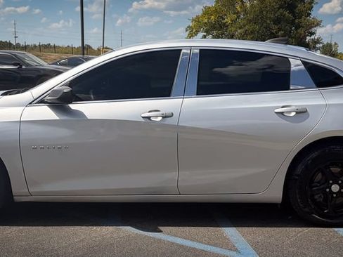 Used 2018 Chevrolet Malibu LS FWD image 14