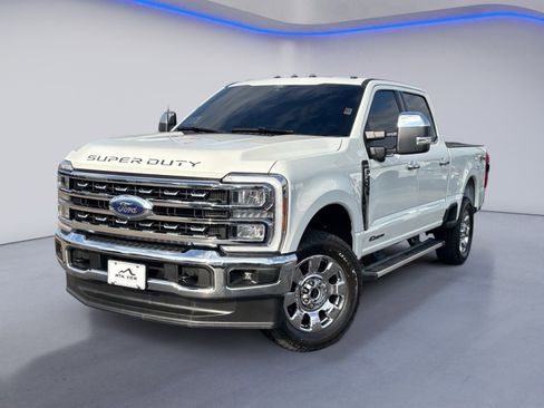 Used 2025 Ford F250 Lariat w/ Chrome Package image 2