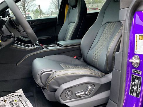 Used 2025 Lamborghini Urus SE image 22