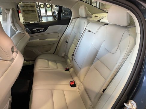 Used 2025 Volvo S60 T8 Ultra w/ Climate Package image 30