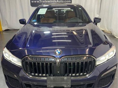 Used 2020 BMW 750i xDrive w/ Executive Package AWD/4WD image 3
