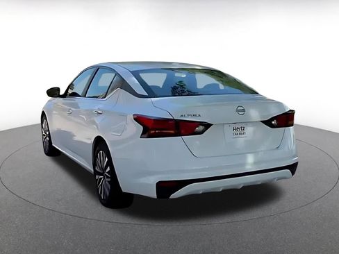Used 2025 Nissan Altima 2.5 SV FWD image 10