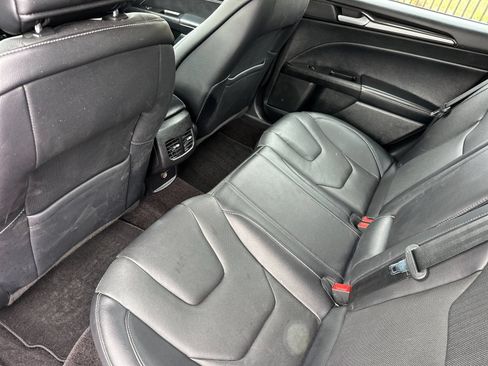 Used 2017 Ford Fusion Titanium FWD image 11