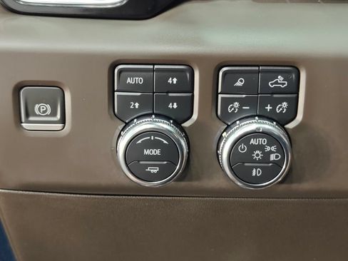 Used 2023 GMC Sierra 1500 Denali AWD/4WD image 10
