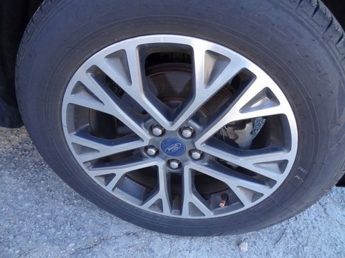 Used 2020 Ford Escape SEL image 11