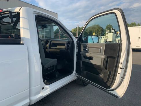 Used 2018 RAM 1500 Express AWD/4WD image 21