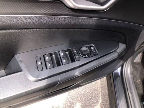 New 2026 Kia Sportage LX image 13