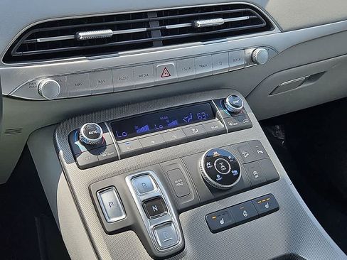 Used 2021 Hyundai Palisade SEL w/ Premium Package AWD/4WD image 16