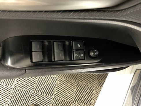 Used 2025 Toyota Camry SE AWD/4WD image 20
