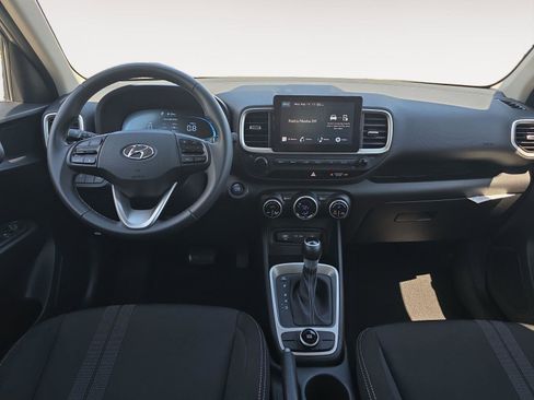 Certified 2025 Hyundai Venue SEL FWD image 9