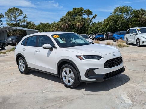 Used 2025 Honda HR-V LX image 2