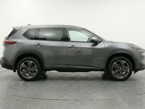 Used 2025 Nissan Rogue SV AWD/4WD image 11