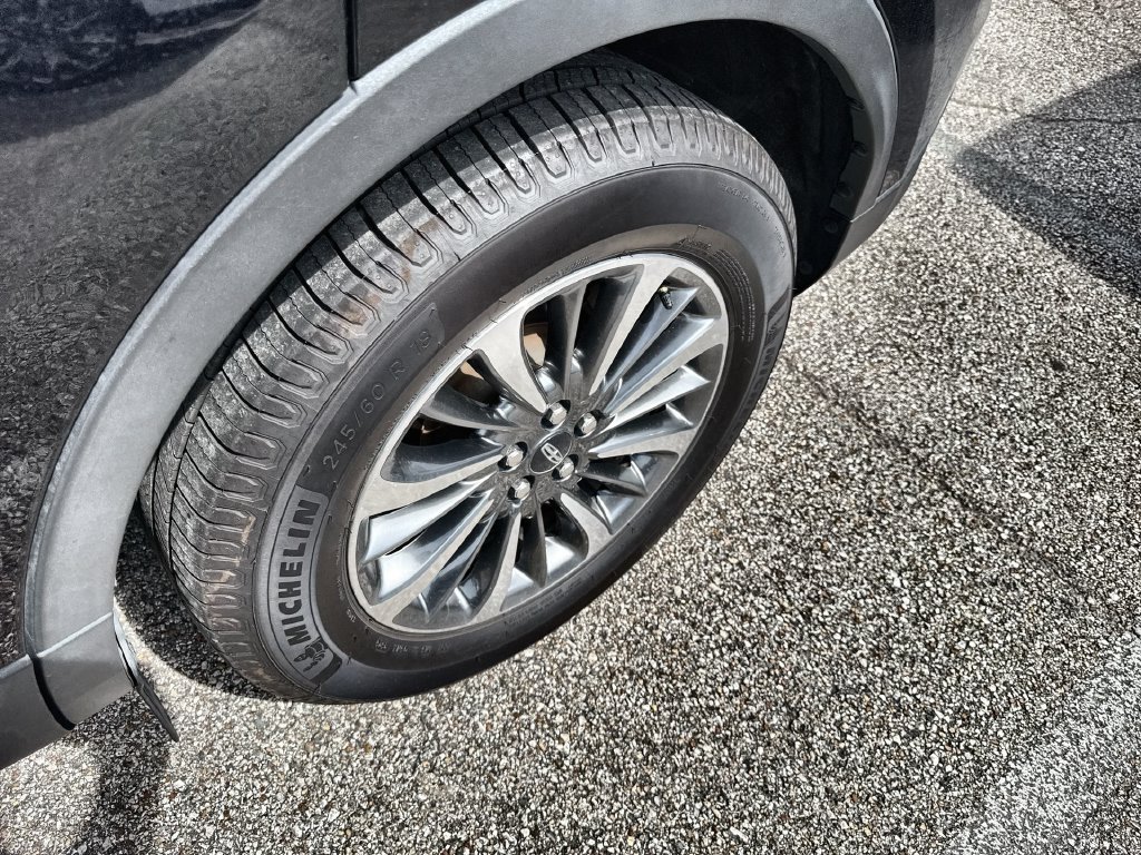 Used 2021 Lincoln Nautilus FWD w/ Equipment Group 101A image 5