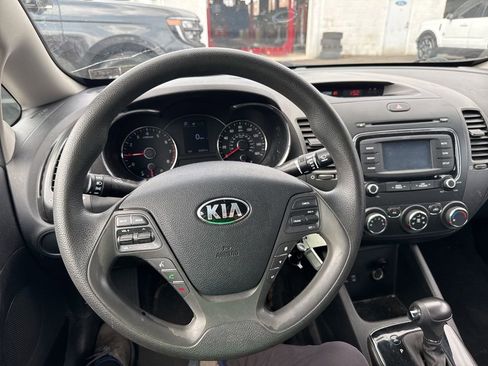 Used 2018 Kia Forte LX w/ LX Rear Camera Package image 9