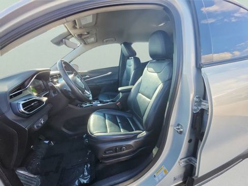 Used 2023 Chevrolet Bolt EUV Premier image 15