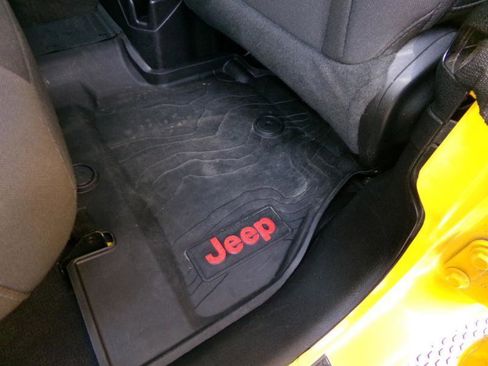 Used 2021 Jeep Wrangler Unlimited Sport AWD/4WD image 39