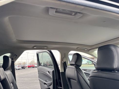 Used 2022 Ford Edge SEL w/ Convenience Package AWD/4WD image 32