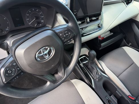 Used 2025 Toyota Corolla LE FWD image 6