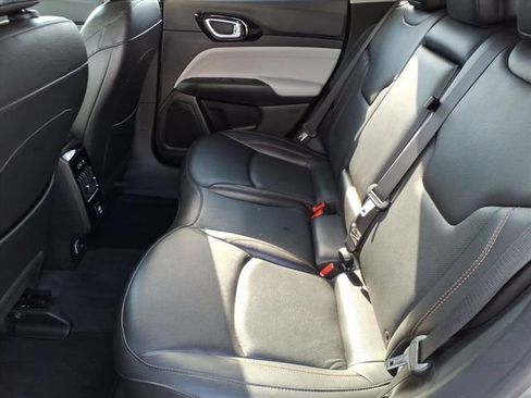 Certified 2022 Jeep Compass Limited image 9