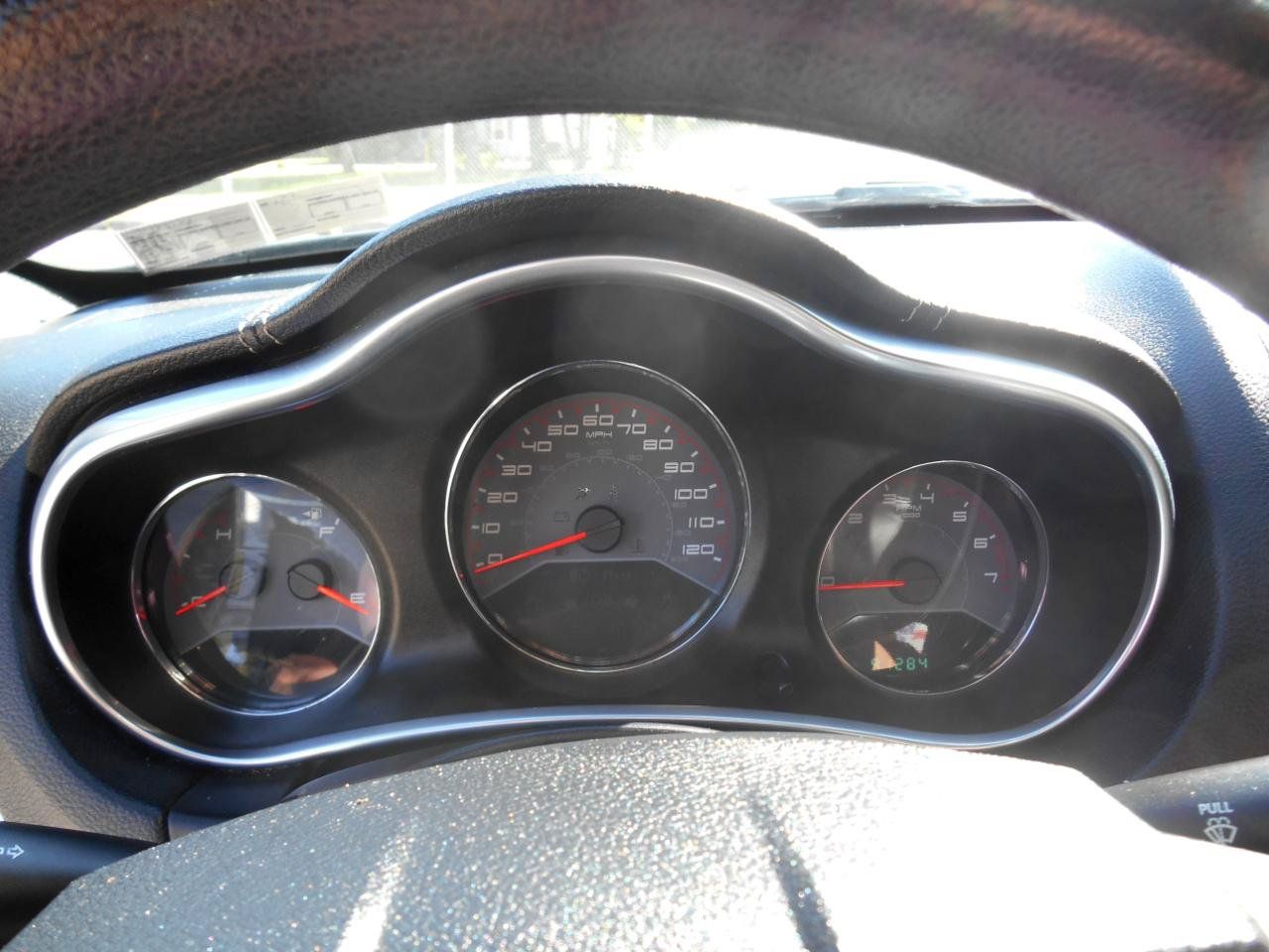 Used 2013 Dodge Avenger SE FWD image 5
