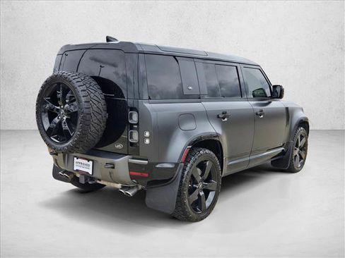 Certified 2023 Land Rover Defender 110 V8 image 5
