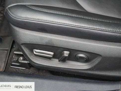 Used 2022 Toyota Avalon XLE image 21