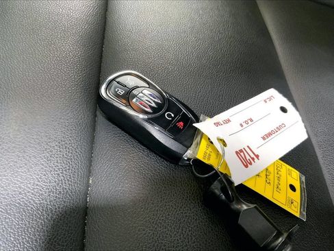 Used 2025 Buick Envista Sport Touring w/ Convenience I Package FWD image 11