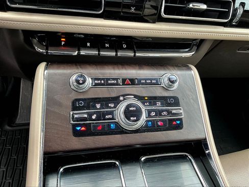 Used 2020 Lincoln Aviator Reserve w/ Equipment Group 202A AWD/4WD image 15